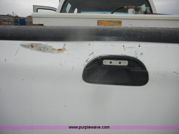 image for item D4799 1999 Ford F350 Super Duty Crew Cab pickup truck