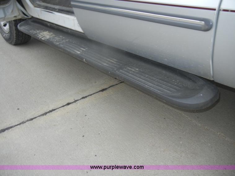 image for item D4799 1999 Ford F350 Super Duty Crew Cab pickup truck