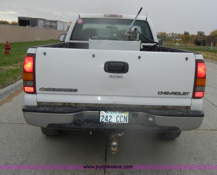image for item D4800 1999 Chevrolet Silverado 1500 LS pickup truck