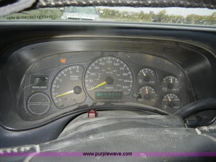 image for item D4800 1999 Chevrolet Silverado 1500 LS pickup truck