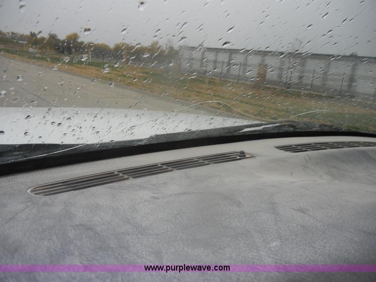 image for item D4800 1999 Chevrolet Silverado 1500 LS pickup truck