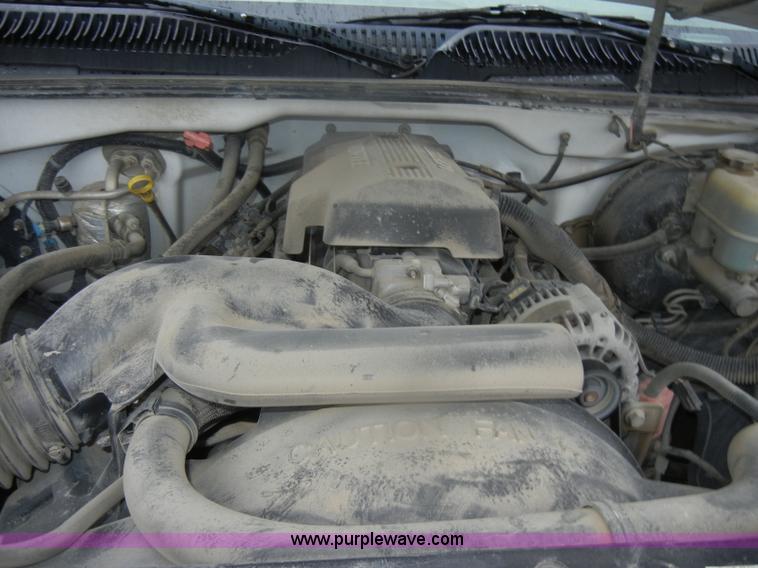 image for item D4800 1999 Chevrolet Silverado 1500 LS pickup truck