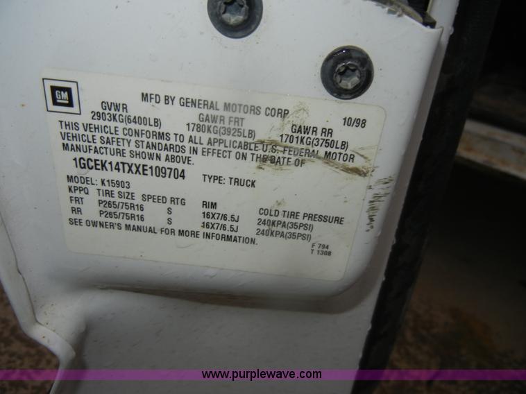 image for item D4800 1999 Chevrolet Silverado 1500 LS pickup truck