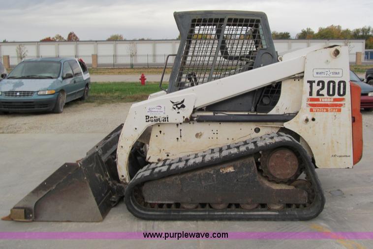 image for item D4806 2003 Bobcat T200 skid steer