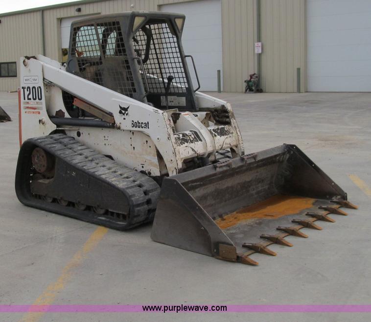 image for item D4806 2003 Bobcat T200 skid steer