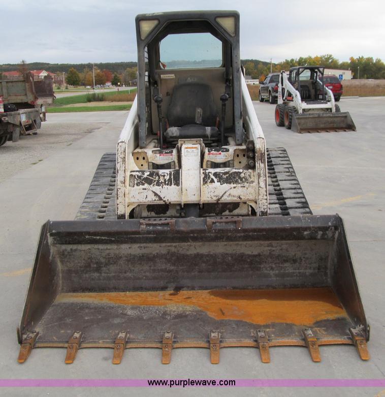image for item D4806 2003 Bobcat T200 skid steer