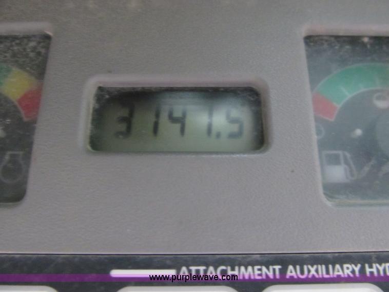 image for item D4806 2003 Bobcat T200 skid steer