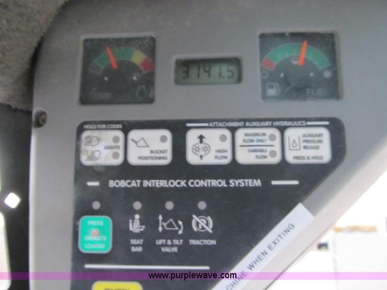 image for item D4806 2003 Bobcat T200 skid steer