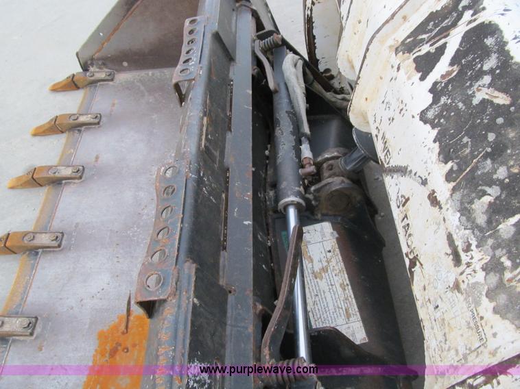 image for item D4806 2003 Bobcat T200 skid steer