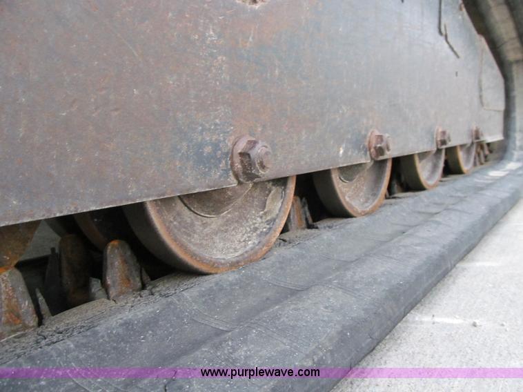 image for item D4806 2003 Bobcat T200 skid steer