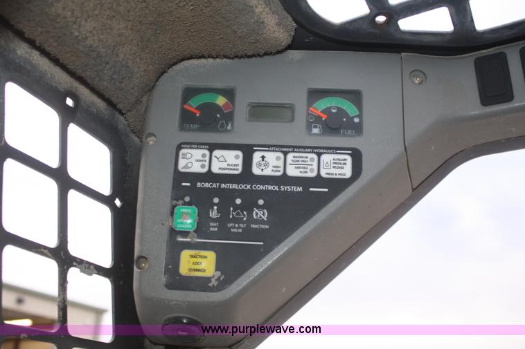 image for item D4806 2003 Bobcat T200 skid steer