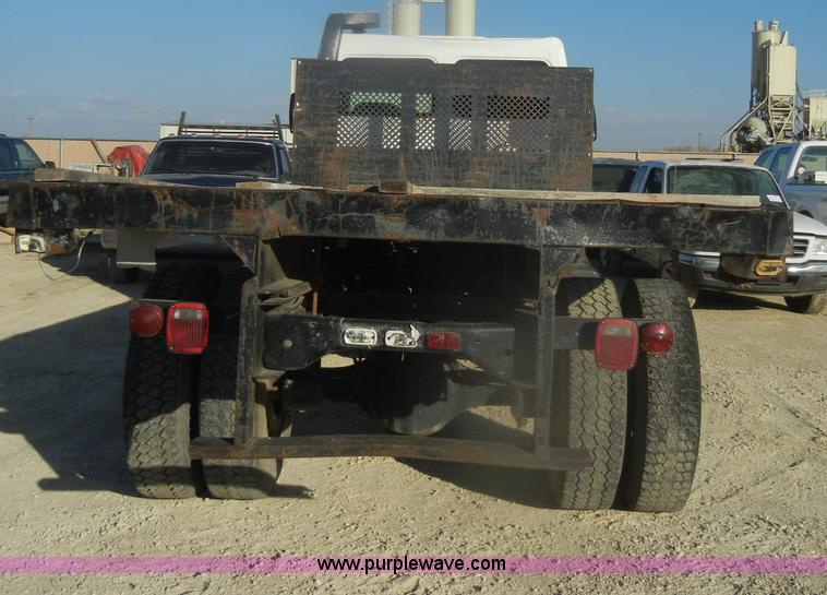 image for item D4904 1986 Ford CF6000 flatbed truck