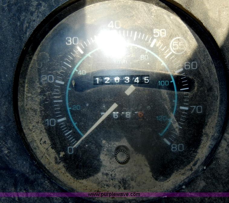 image for item D4904 1986 Ford CF6000 flatbed truck