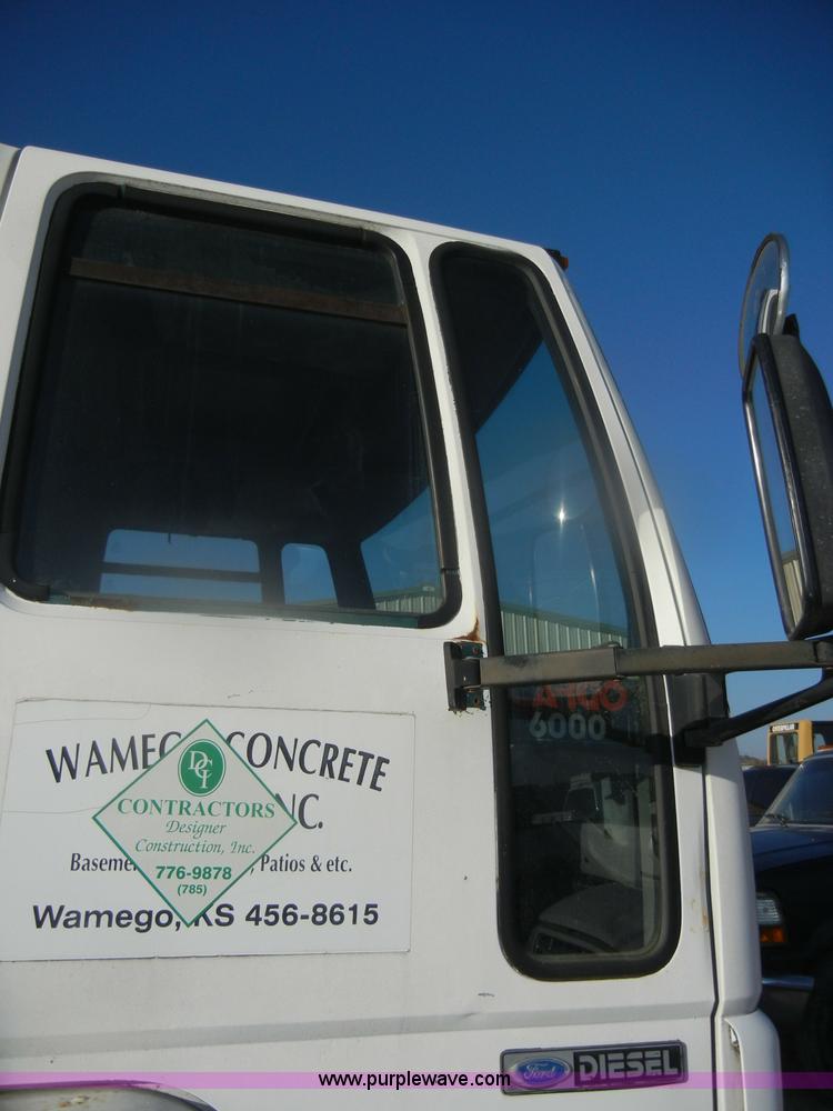 image for item D4904 1986 Ford CF6000 flatbed truck