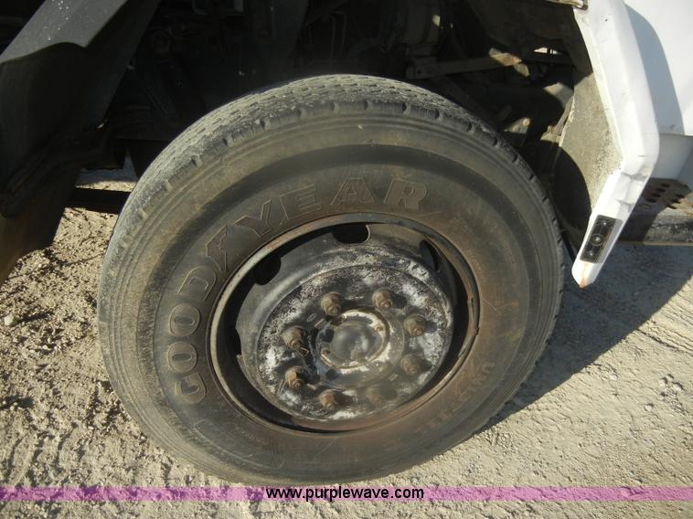 image for item D4904 1986 Ford CF6000 flatbed truck