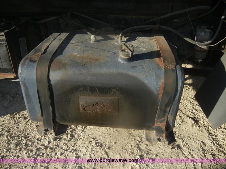 image for item D4904 1986 Ford CF6000 flatbed truck