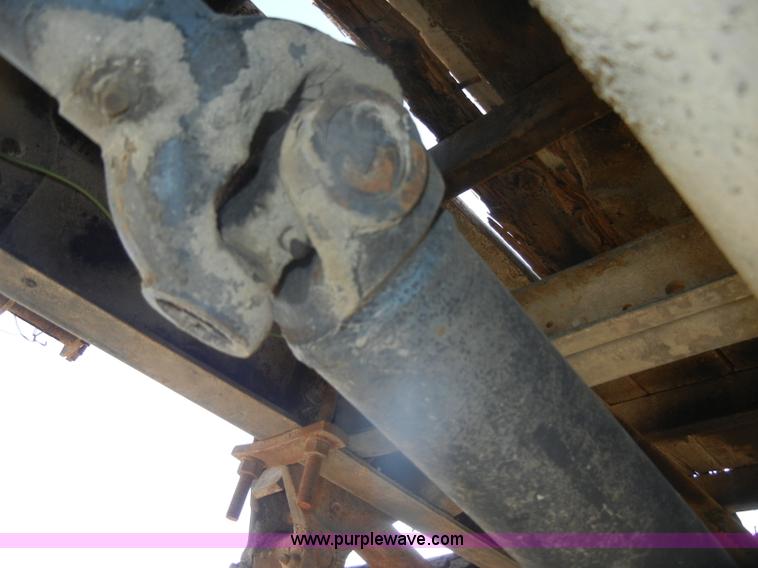 image for item D4904 1986 Ford CF6000 flatbed truck