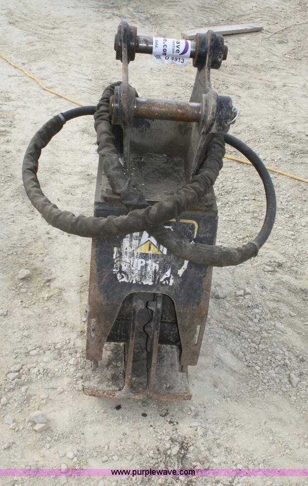 image for item D4913 Caterpillar vibratory plate compactor attachment