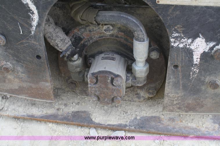 image for item D4913 Caterpillar vibratory plate compactor attachment