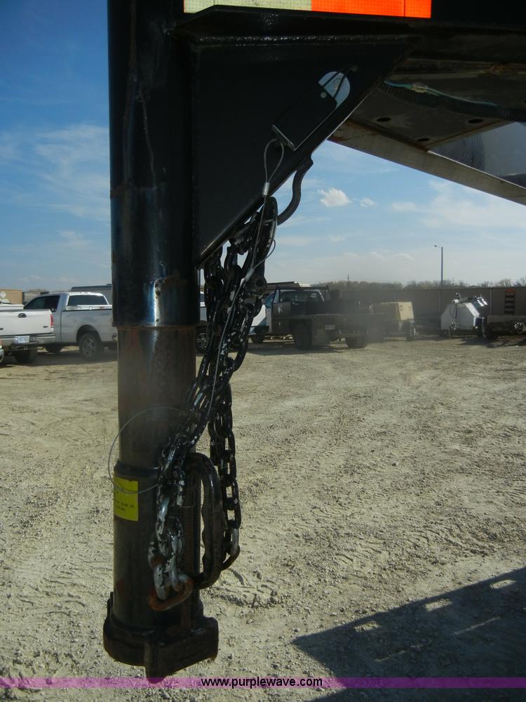 image for item D4914 1998 Travalong gooseneck trailer