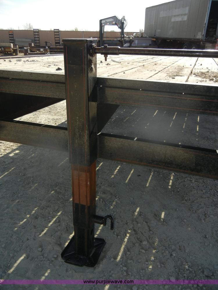 image for item D4914 1998 Travalong gooseneck trailer