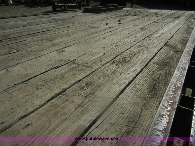 image for item D4914 1998 Travalong gooseneck trailer