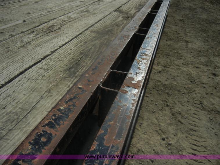 image for item D4914 1998 Travalong gooseneck trailer