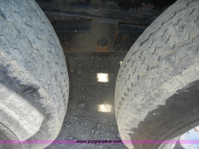 image for item D4914 1998 Travalong gooseneck trailer