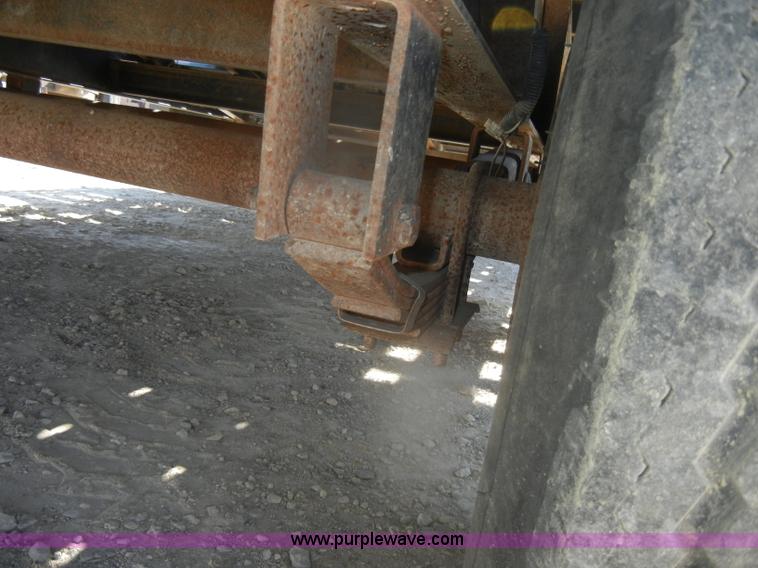 image for item D4914 1998 Travalong gooseneck trailer