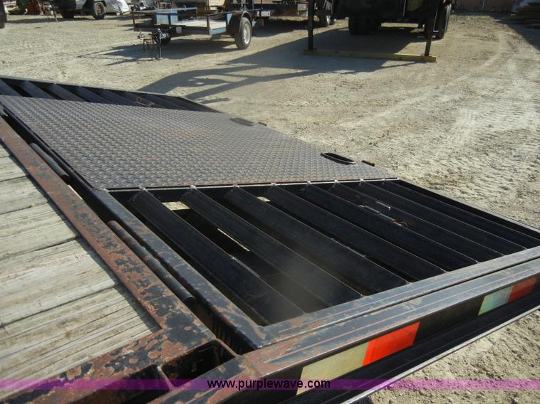 image for item D4914 1998 Travalong gooseneck trailer