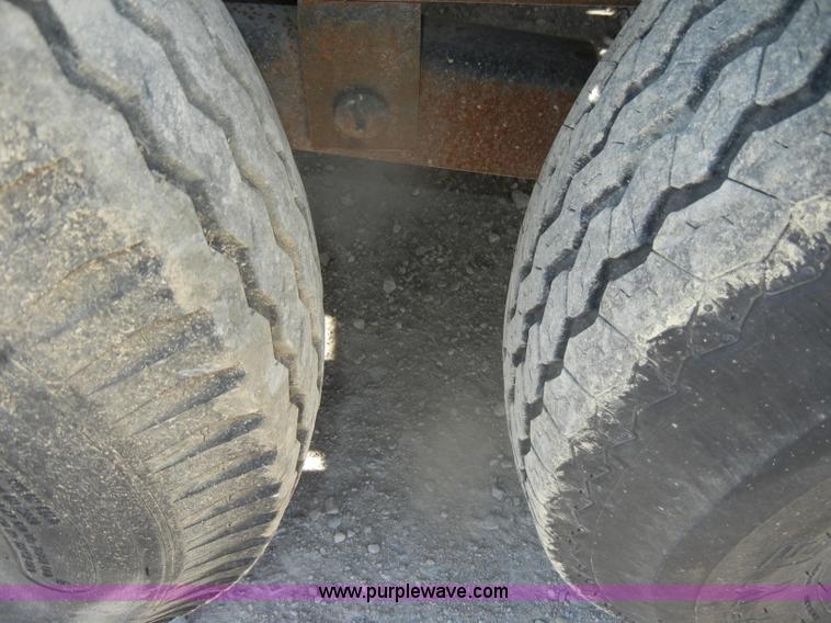 image for item D4914 1998 Travalong gooseneck trailer