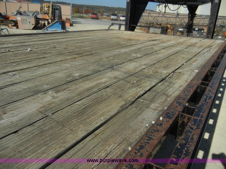 image for item D4914 1998 Travalong gooseneck trailer