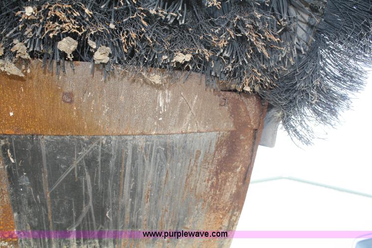 image for item D4917 2008 Caterpillar BP18B broom attachment