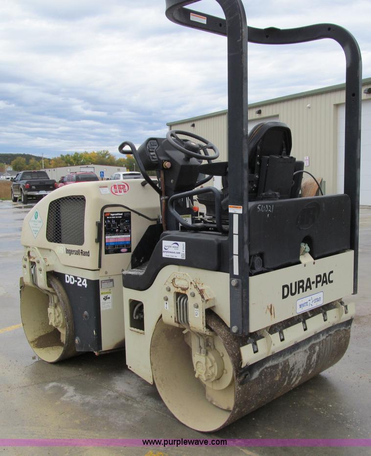image for item F2521 Ingersoll Rand DD24 Dura-Pac vibratory roller