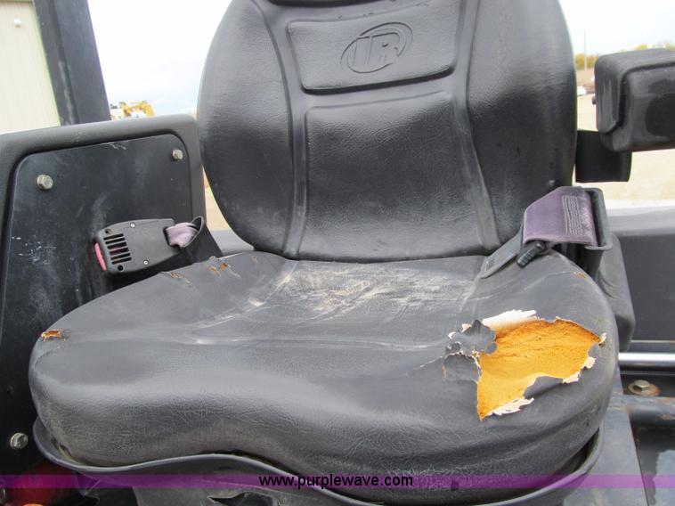 image for item F2521 Ingersoll Rand DD24 Dura-Pac vibratory roller