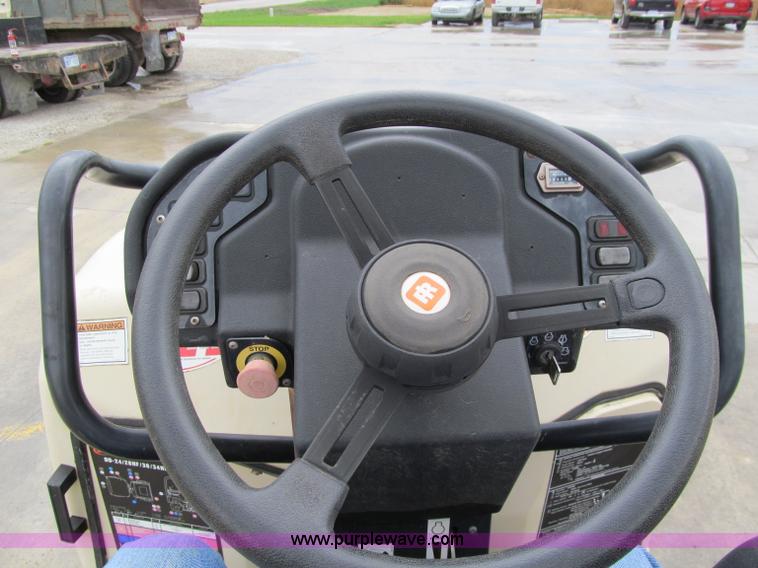 image for item F2521 Ingersoll Rand DD24 Dura-Pac vibratory roller