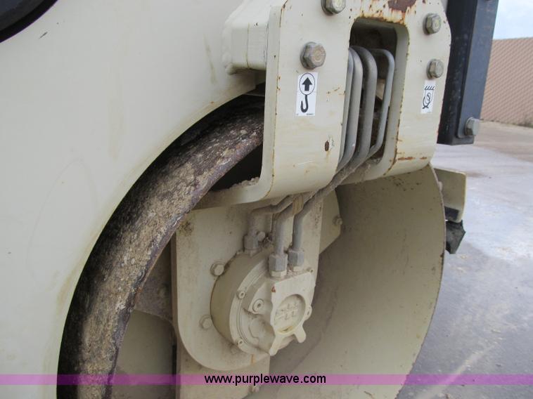 image for item F2521 Ingersoll Rand DD24 Dura-Pac vibratory roller