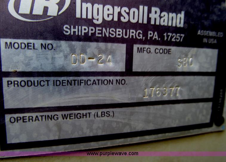 image for item F2521 Ingersoll Rand DD24 Dura-Pac vibratory roller