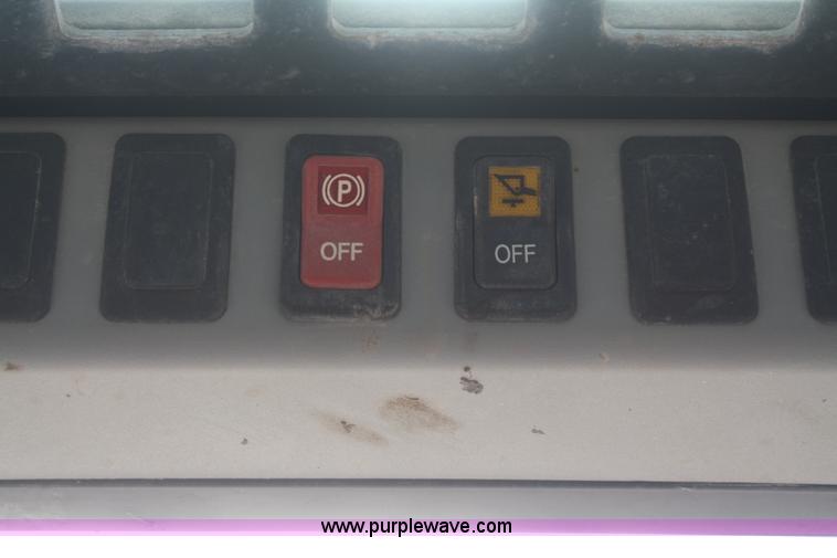 image for item F2710 2008 Bobcat S185 skid steer