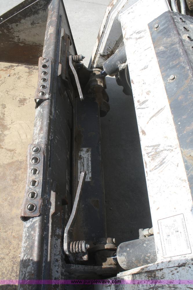 image for item F2710 2008 Bobcat S185 skid steer