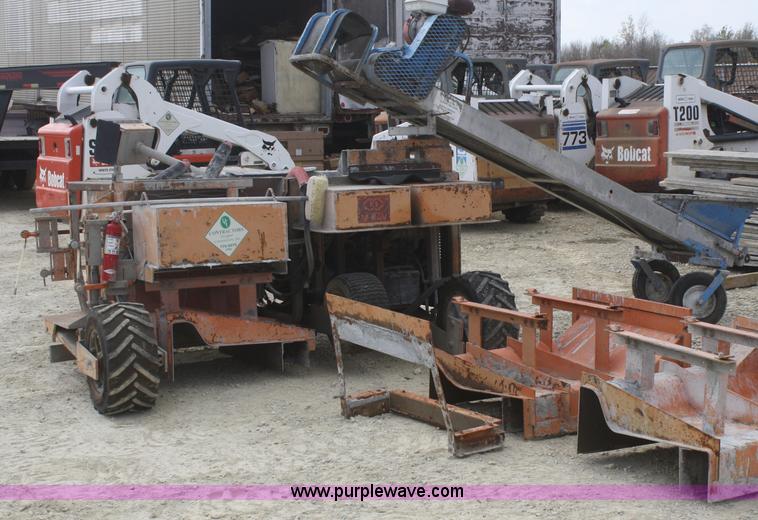 image for item F2711 MBW CG100 curb machine