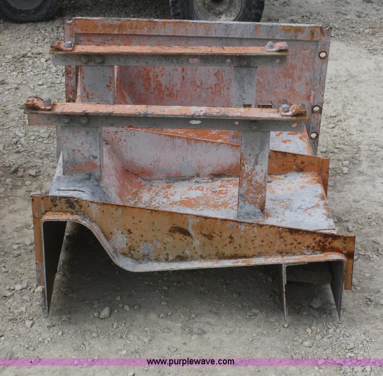 image for item F2711 MBW CG100 curb machine