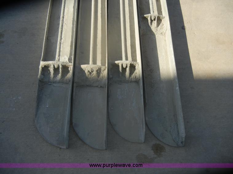 image for item O9577 (6) concrete screeds