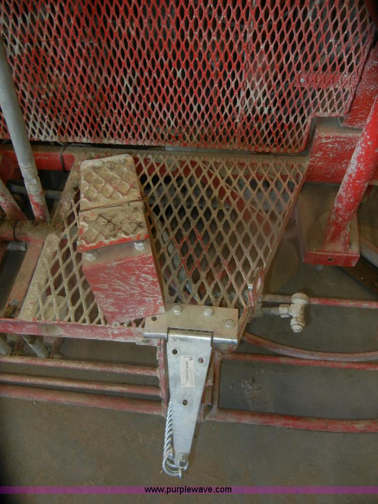 image for item O9590 1999 Razorback ride-on dual trowel