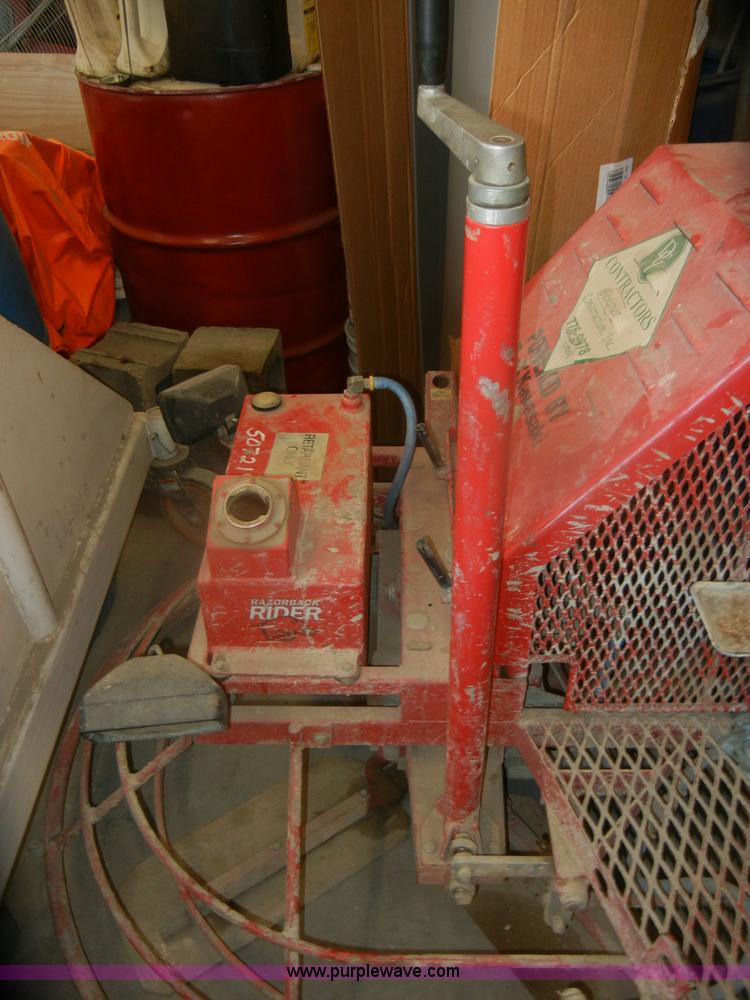 image for item O9590 1999 Razorback ride-on dual trowel