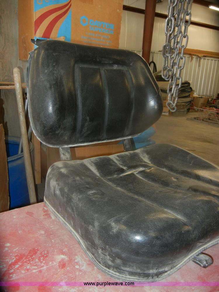 image for item O9590 1999 Razorback ride-on dual trowel