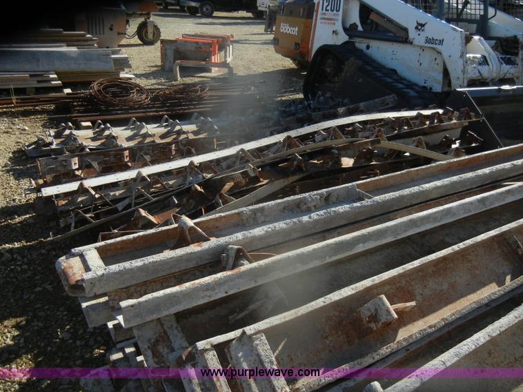 image for item O9613 Metal concrete street forms