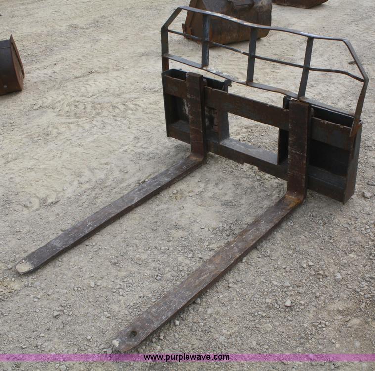 image for item U9664 Pallet fork attachment