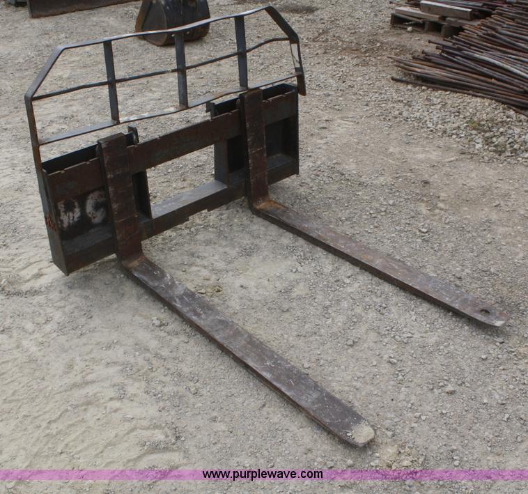 image for item U9664 Pallet fork attachment