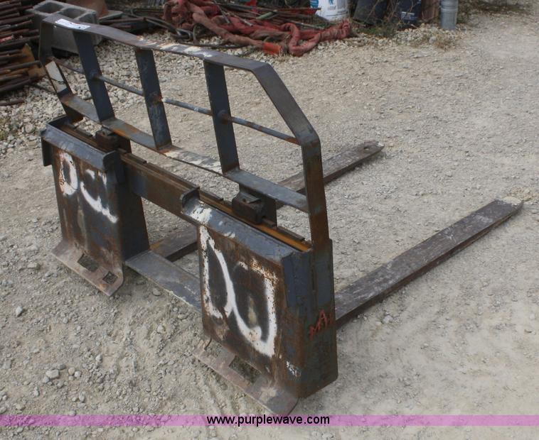 image for item U9664 Pallet fork attachment